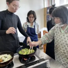 【沖繩,本部】與當地奶奶一起採摘新鮮蔬菜並烹飪沖繩家常菜♪包含有機午餐和翻譯/導遊。