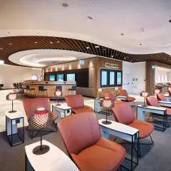 施韋夏特國際機場(VIE) | Terminal 1 | Vienna Lounge (需額外付費) | 貴賓室服務