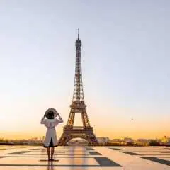 Eiffel Tower walking tour with reserved entrance to 2nd floor