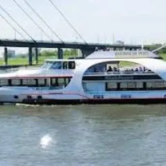 Panorama river boat cruise in Düsseldorf
