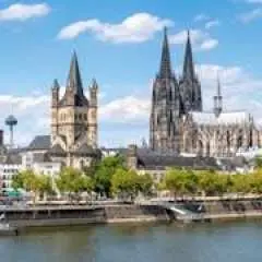 Luxury sightseeing tour of Cologne with private transportation from Amsterdam