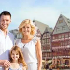 Private family walking tour in Frankfurt