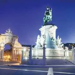 Lisbon night guided tour with dinner and fado show