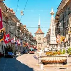 1-hour walking tour of Bern with a local