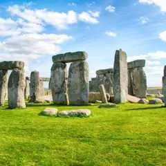 Stonehenge and Bath Tour from London with Optional Entries to Stonehenge Site and Roman Bath