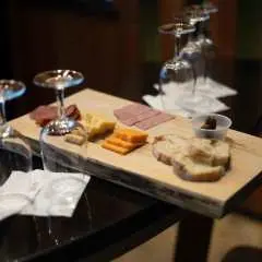 Niagara-on-the-Lake Wine Tour with Lunch|Canada
