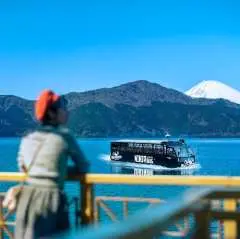 富士山&箱根一日拼车游|芦之湖水上巴士水蜘蛛忍者巴士/芦之湖海贼船&大涌谷&箱根缆车&山中湖白鸟滨&河口湖站前网红罗森便利店|东京出发
