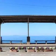 【大阪伊丹空港発】愛媛・道後温泉2日間|絶景の下灘駅と内子の古い町並み|松山市内フリータイム|往復飛行機利用