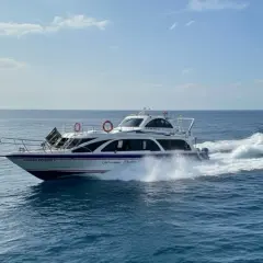 快艇接送:搭乘 WARUNA DARMA EXPRESS 前往沙努爾至珀尼達島