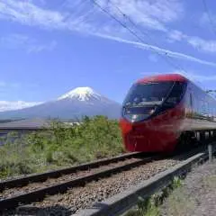 迷你團・東京富士山甜點列車 5 日|富士山景觀特急甜點列車&忍野八海&雕刻之森|2~8人成行・專車不併團・不含機票