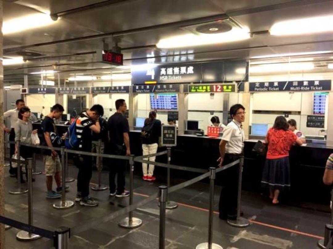 台灣高鐵周遊券 外國人限定 無限次數搭乘高鐵 2200 愛票網