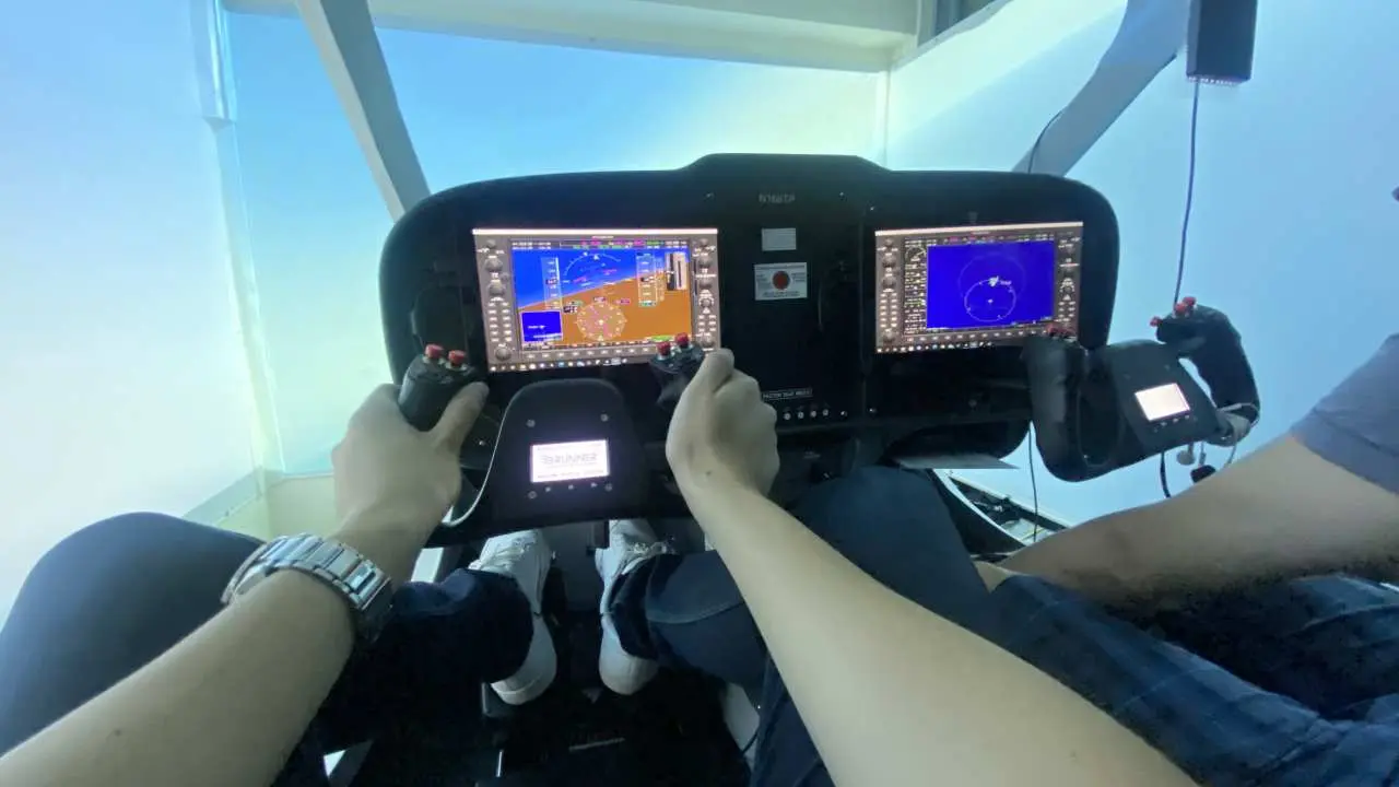 Taipei Tianmu | RBF | 60-minute simulated flight experience flight training small aircraft trainer