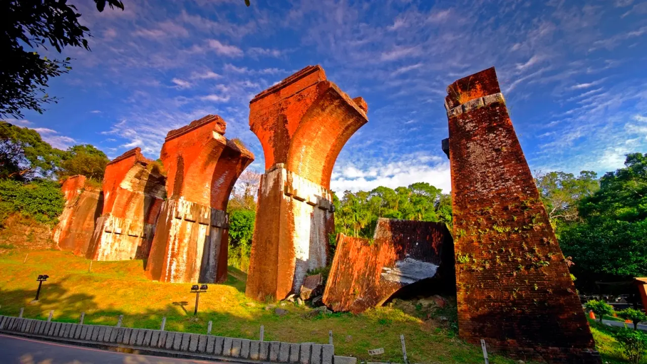 One-day tour of Miaoli [10HR by car/one car and one guide] | Nanzhuang Old Street + Taiwan Hakka Cultural Center + Jiushan Line Rail Bike - One-day Tour of Longteng Station | Departing from Taipei/New Taipei
