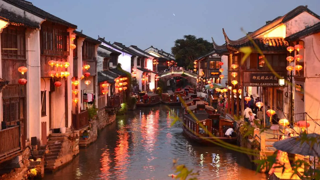 [From Shanghai] Suzhou Day Tour of Humble Administrator's Garden + Lingering Garden + Hanshan Temple + Ancient Grand Canal Tour (Japanese/Chinese/English Tour Guide, Suzhou Ramen Lunch and High-end Suzhou Cuisine Dinner Included)