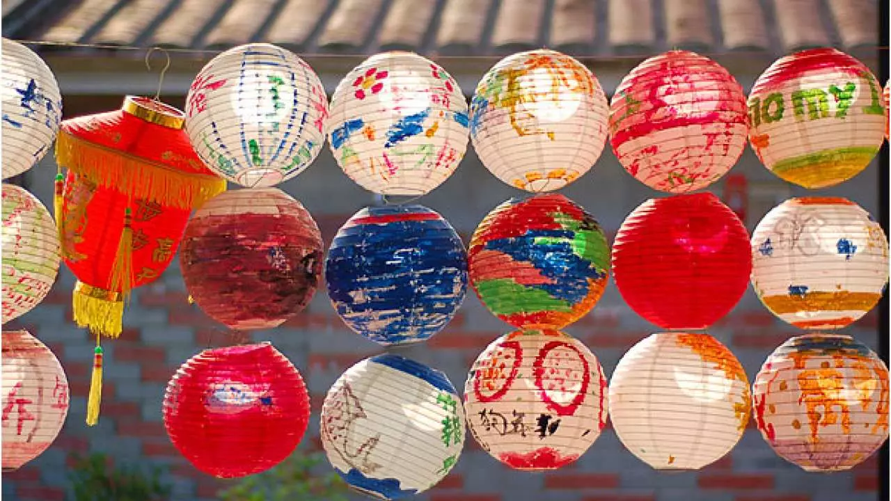 Kaohsiung chartered one-day tour | Qishan Old Street. Meinong Folk Village | Chinese, English and Japanese service | Optional special car