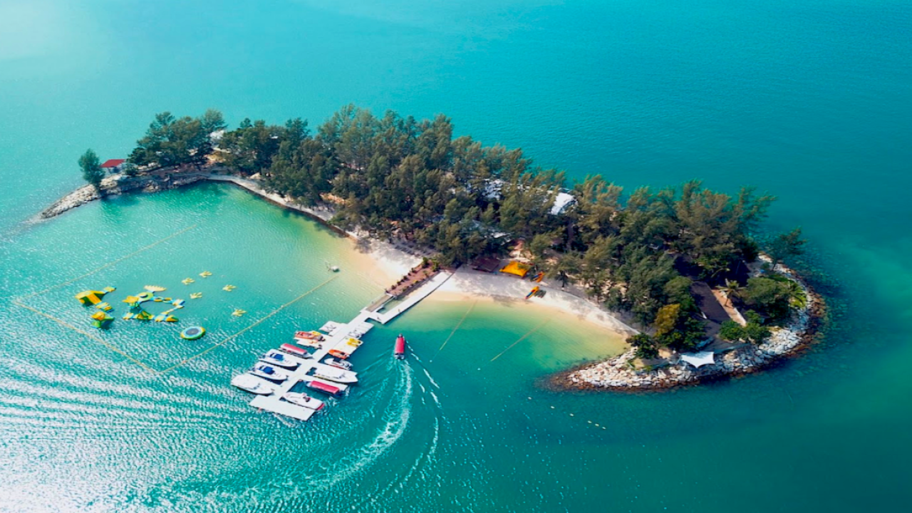 [Buy 1 Free 1] Private Island Adventure at Langkawi Paradise 101: Paradise 101: ZipLine, Jet Ski, Kayak, Banana Boat, Aqua Park | Malaysia