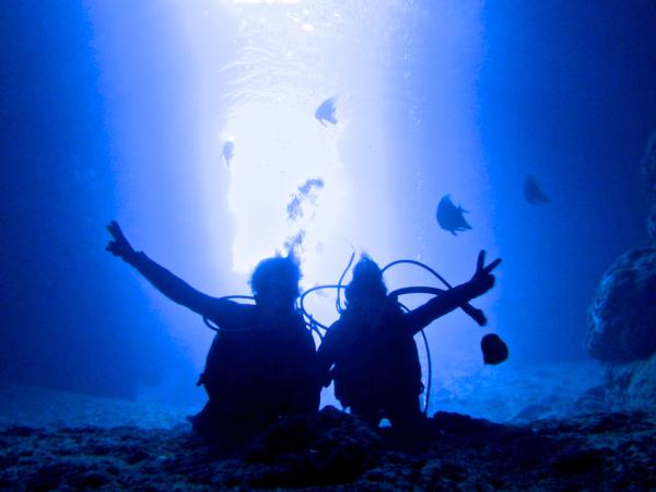 日本沖繩|青之洞窟包團潛水體驗|附免費照片檔案 by SEALOVERS 沖繩