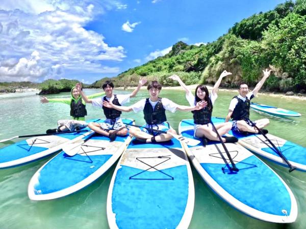 Enjoy the luxury of having your guide all to yourself. Book a half-day private tour to Miyakojima. Choose your activities.