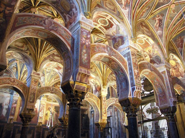 Skip-the-line tickets and guided tour to the Cathedral-Mosque and Jewish Quarter of Córdoba