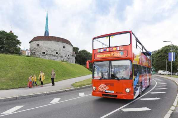 Tallinn 24h and 72h hop-on hop-off bus tour