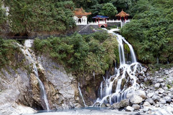 Hualien 1-day Tour: Lintienshan, Guangfu Sugar Factory, Shitiping | Taroko National Park & Qingshui Cliff | Departure/Pickup & Drop-off from Hualien City Area | Taiwan