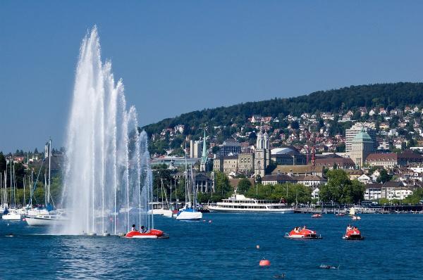 Zurich Half-Day Tour: Lake Zurich & Lindt Home of Chocolate|Switzerland