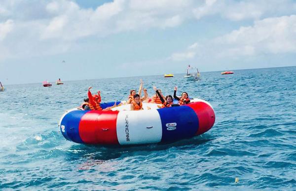 菲律賓長灘島|颶風飛碟型充氣艇體驗|刺激水上活動