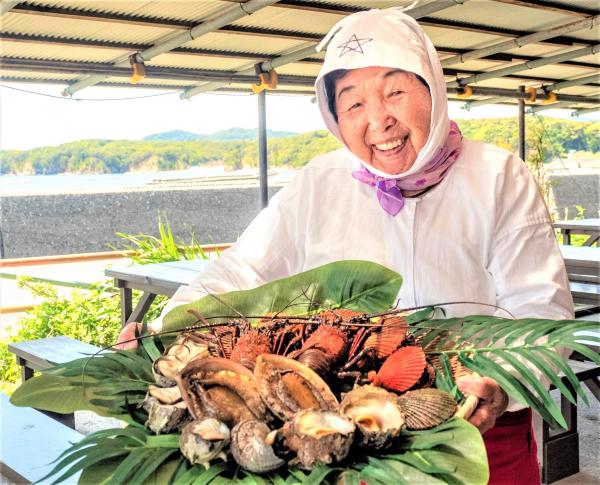 日本三重鳥羽|海女小屋料理體驗課程|您可以一邊享受新鮮的海鮮料理,一邊聆聽海女們的有趣故事!