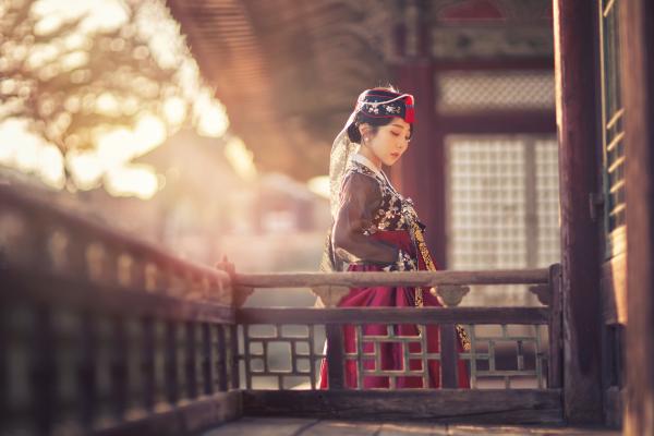 The Artist Hanbok: Costume Rental at Gyeongbokgung Palace | Seoul, South Korea