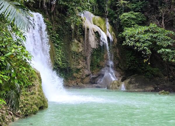 隱密的薄荷島瀑布健行一日遊:Ingkumhan瀑布、彭亨戈瀑布、大壩-阿甘瀑布(可選接送服務)|菲律賓
