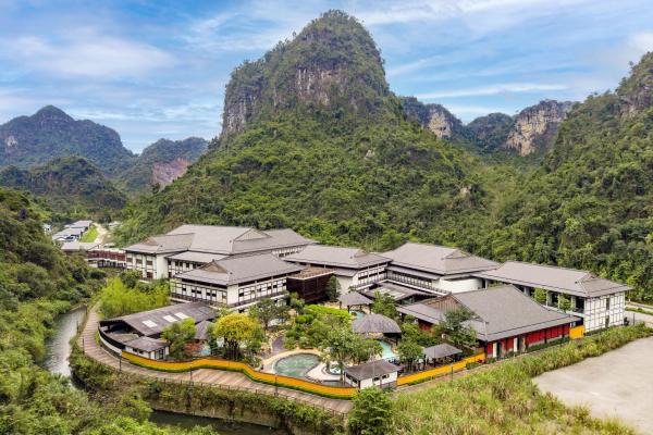 Vé Tắm Khoáng Suối Nước Nóng Hilton Onsen Quang Hanh 2026