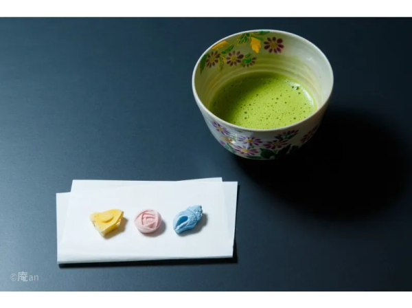 歡迎來到日本傳統糕點的世界,練切抹茶和乾糕點+練切日式糕點製作體驗可安排預約語言導遊(京都下京區/文化體驗)