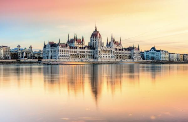 Customized Multi-Day Car Charter with Chinese or English-speaking Drivers | Europe