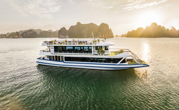 越南下龍灣一日遊|大力士遊輪 Hercules Cruise|觀光船含午餐 + 獨木舟體驗
