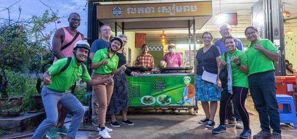 暹粒夜間美食家 Vespa 之旅 |柬埔寨
