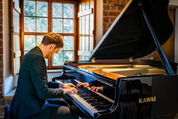 คอนเสิร์ตเปียโนของโชแปงในเมืองเก่าของวอร์ซอ