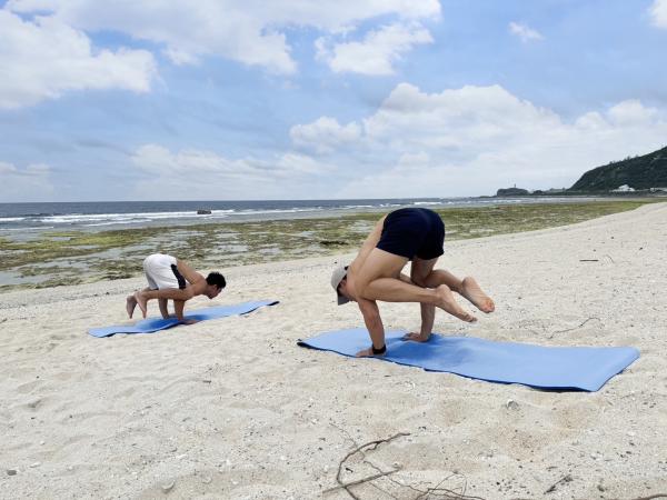 台灣綠島 |沙灘舒緩瑜珈 | SELF自我瑜珈教室