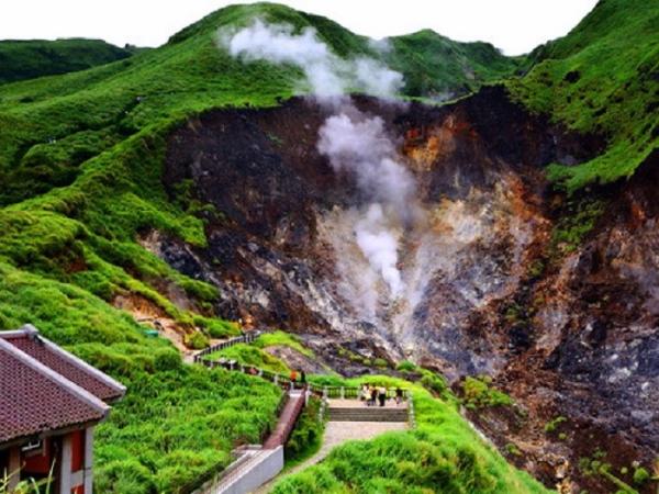 台北阳明山北投包车一日游 | 北投温泉.草山旅店.竹湖.小油坑.地热谷 | 中英日韩服务