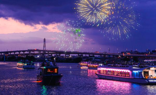 【限时活动】东京|足立烟火特辑 屋形船游轮庆典|日式表演 & 牛肉寿喜烧 & 小吃 & 无限畅饮