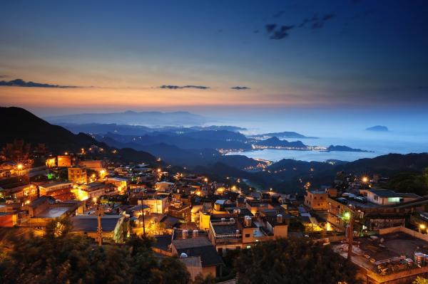 [Private] 3-hour tour of Jiufen at night <Departure at 5:30pm/Tea set included>