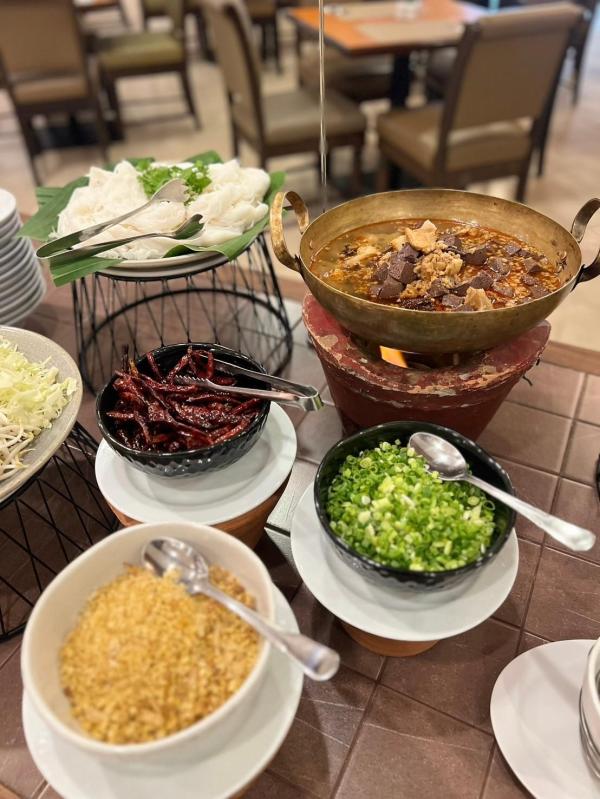 Fueng Fah at Mövenpick Suriwongse Hotel (Chiang Mai) | エクスペディアチェンマイ