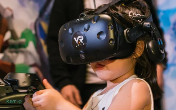 【親子好去處】VAR LIVE VR虛擬實境體驗|自選多款VR遊戲|荔枝角D2 PLACE