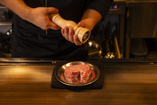 Shinjuku, Tokyo | KOBE Beef Emperor Steak (KOBE Beef Emperor Steak Shinjuku Kabukicho Branch) | Seat Reservation Only