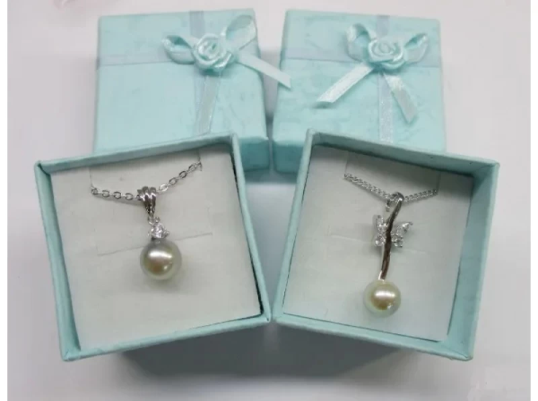 [Mie/Ise-Shima] Experience extracting Akoya pearls! Make a pearl pendant!