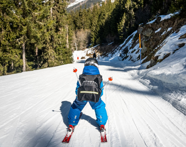 "Kids Academy" Ski School all day for kids 6-12 years in Zermatt