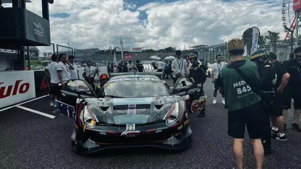 Exclusive private charter car service for the Suzuka F1 race in Japan | Point-to-point private pick-up and drop-off service between Nagoya, Osaka, and Chubu Airports