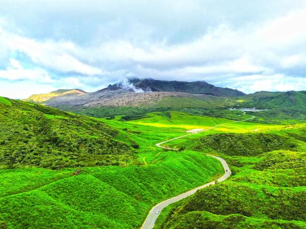 Kyushu private charter car day/multi-day tours | Fukuoka, Kumamoto, Oita, Nagasaki, Saga, Miyazaki, Kagoshima, Yamaguchi, etc. | Customized itineraries, 5-seater, 7-seater, 10-seater, 14-seater