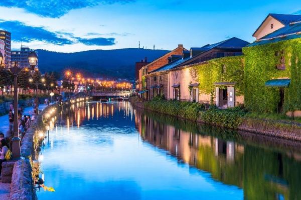 【Hokkaido Private charter car Day Tour】Customized Itinerary|Furano & Asahikawa & Lake Toya & Noboribetsu & Sapporo (Sapporo Round Trip)