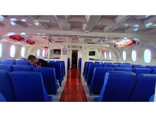 고속 보트 이동: 세랑간에서 길리 섬 및 롬복까지 MARINA BIG FAST BOAT 이용