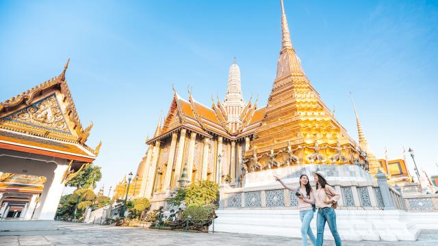 Grand Palace & Wat Phra Kaew Guided Walking Tour | Bangkok